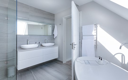 お風呂とトイレのインテリアのコーディネート。あなたのお家ではどうしてますか？